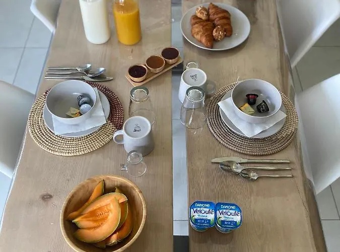 Гостевой дом L'Oliveraie D'Eurocentre - Parking, Wifi & Petit-Dejeuner 4*