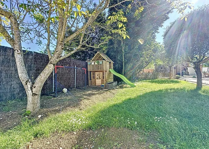 L'Oliveraie D'Eurocentre - Parking, Wifi & Petit-Dejeuner 4* Castelnau-dʼEstrétefonds