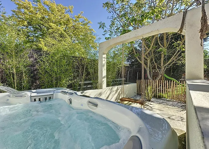 L'Oliveraie D'Eurocentre - Parking, Wifi & Petit-Dejeuner 게스트하우스