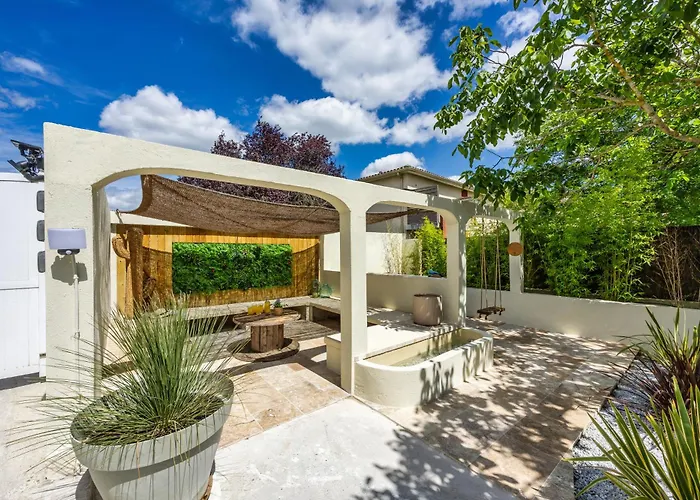 Гостевой дом L'Oliveraie D'Eurocentre - Parking, Wifi & Petit-Dejeuner