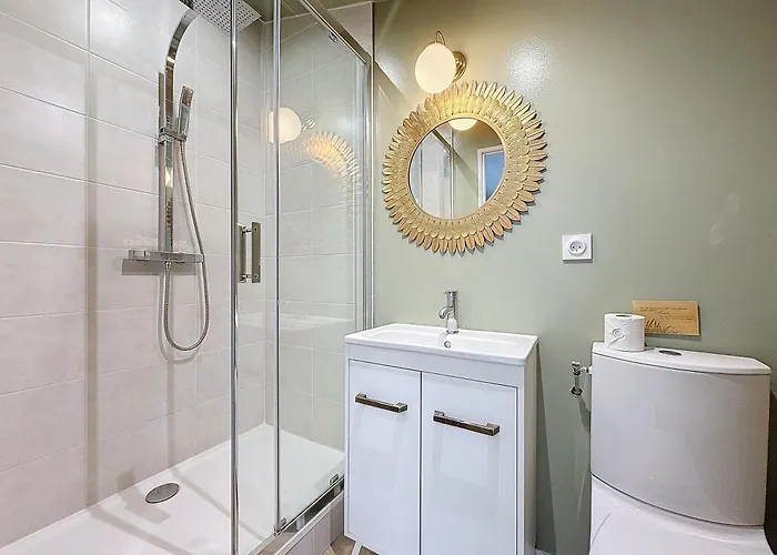 L'Oliveraie D'Eurocentre - Parking, Wifi & Petit-Dejeuner 4* Кастельно-д’Эстретефон