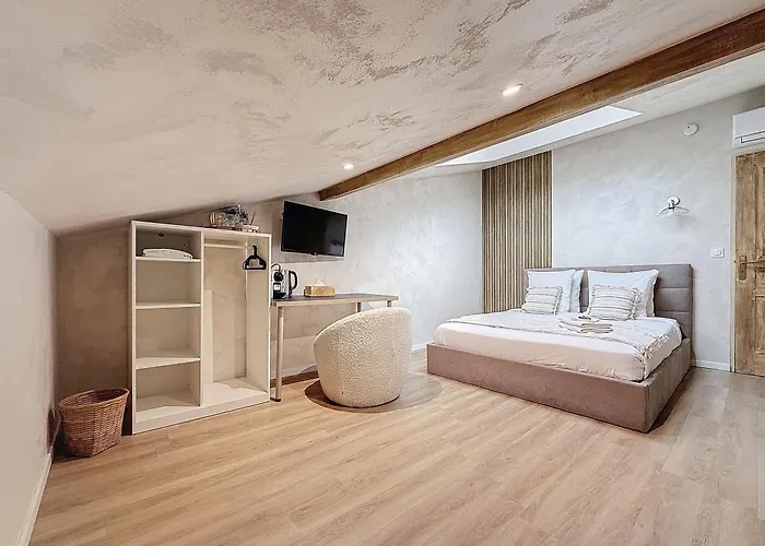 Гостевой дом L'Oliveraie D'Eurocentre - Parking, Wifi & Petit-Dejeuner 4*