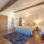 Penzion L'Oliveraie D'Eurocentre - Piscine, Parking & Petit-Dejeuner 4*