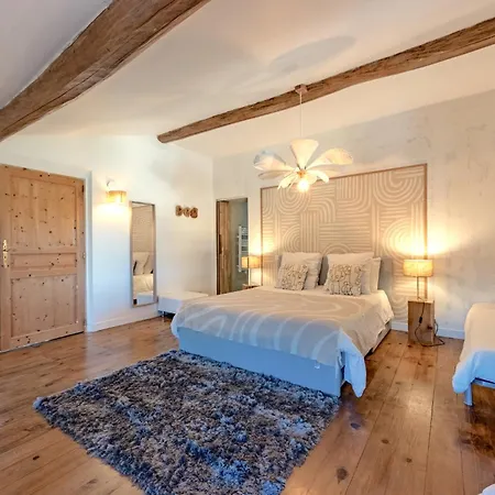 Maison d'hôtes L'oliveraie D'eurocentre - Parking, Wifi&petit-déjeuner 4*