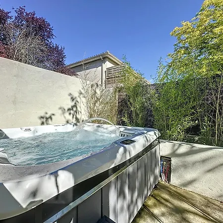 ゲストハウス L'oliveraie D'eurocentre - Piscine, Parking & Petit-dejeuner 4*