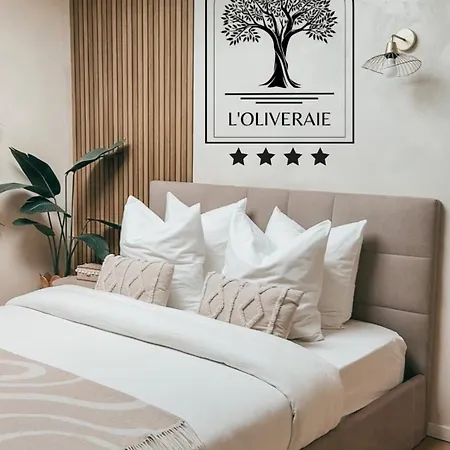L'oliveraie D'eurocentre - Piscine, Parking & Petit-dejeuner 4*
