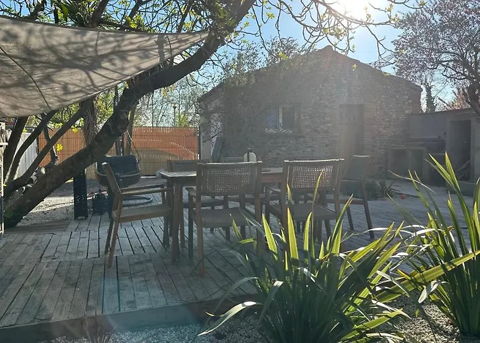 L'Oliveraie D'Eurocentre - Parking, Wifi & Petit-Dejeuner 4*