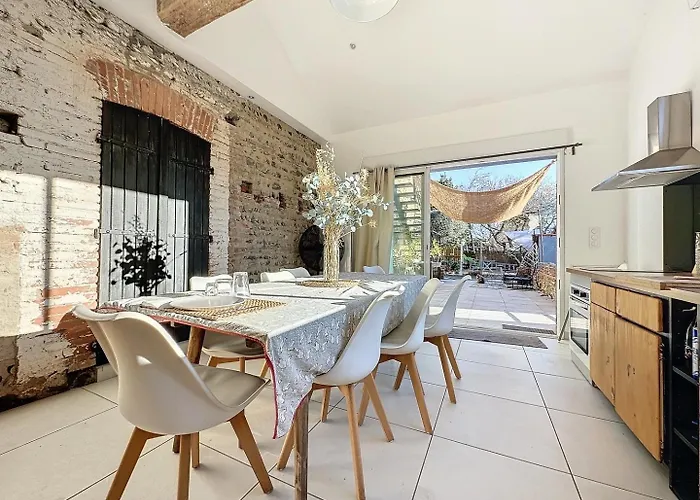 L'Oliveraie D'Eurocentre - Parking, Wifi & Petit-Dejeuner 4* Castelnau-dʼEstrétefonds