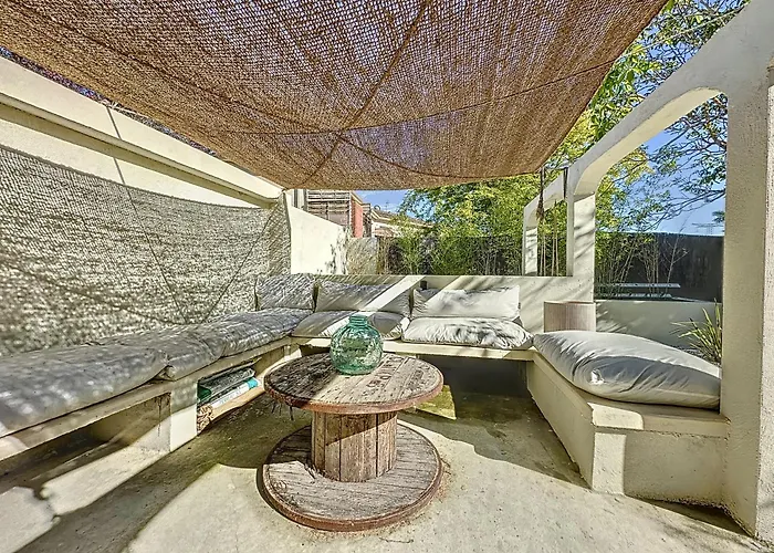 L'Oliveraie D'Eurocentre - Parking, Wifi & Petit-Dejeuner 4*