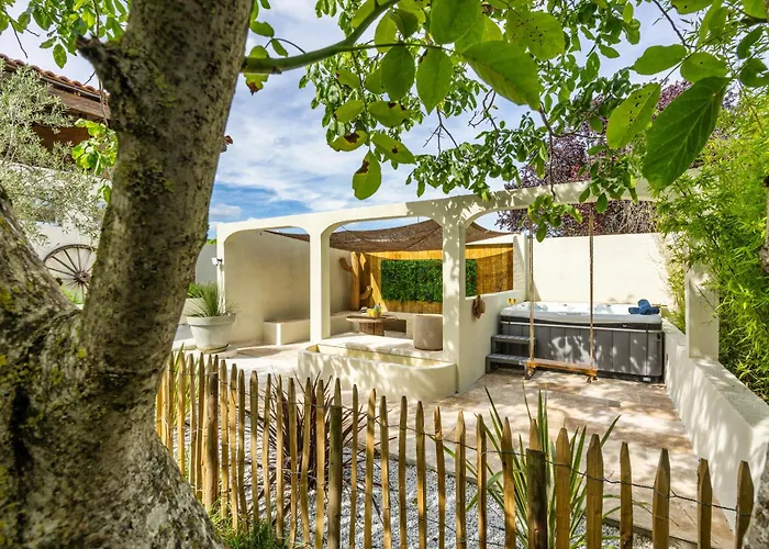 بيت ضيافة L'Oliveraie D'Eurocentre - Parking, Wifi & Petit-Dejeuner 4*