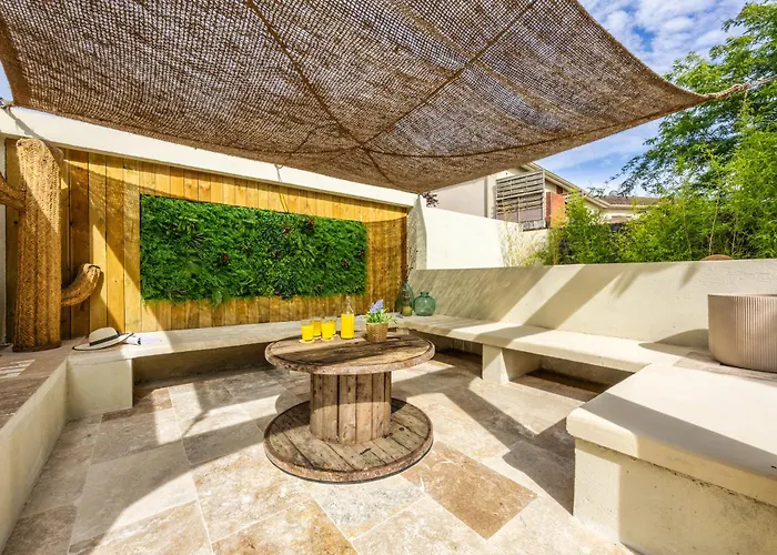 L'Oliveraie D'Eurocentre - Parking, Wifi & Petit-Dejeuner بيت ضيافة Castelnau-dʼEstrétefonds