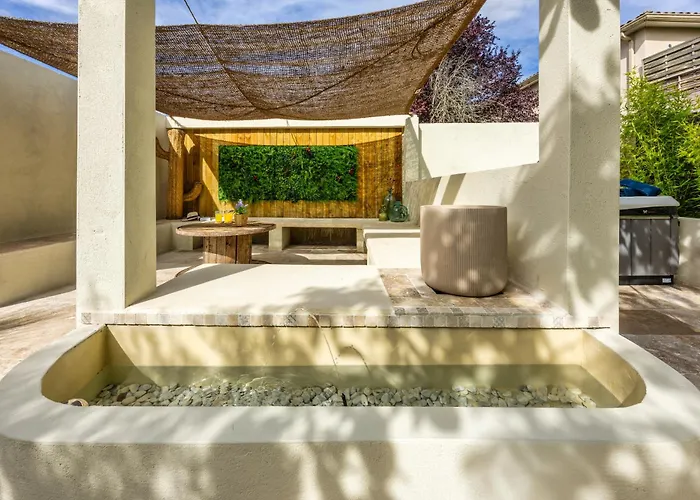 بيت ضيافة L'Oliveraie D'Eurocentre - Parking, Wifi & Petit-Dejeuner Castelnau-dʼEstrétefonds